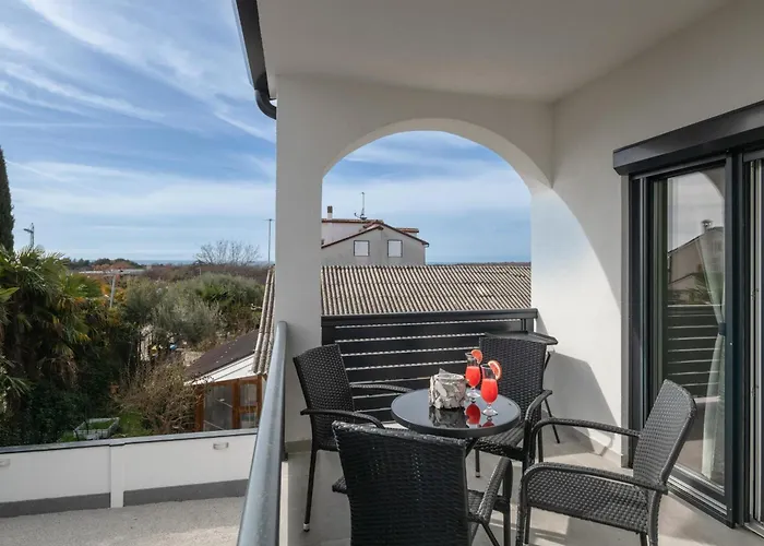 Lili Near The * Poreč